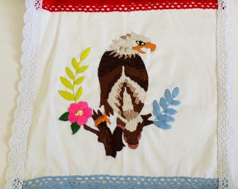 Arte de pared bordado con animales