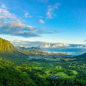 Kaneohe dal Nu'uanu Pali Pass, stampa panoramica hawaiana/Oahu/alba/montagne/paesaggio tropicale/isola/carta/tela/acrilico/metallo