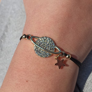 Saturn Star Bracelet, Planet Saturn Bracelet, Saturn with Star, Dangling Star, Planet Jewelry, Gift for Her