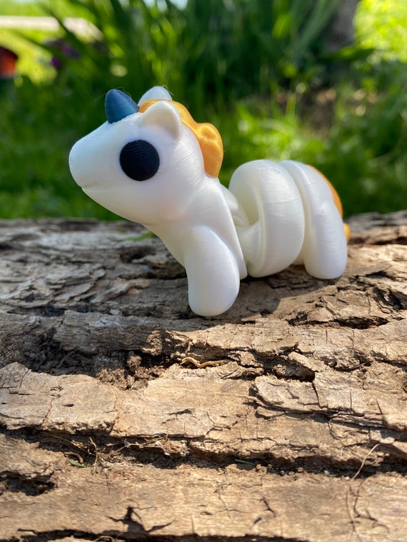 Magical 3D Printed Mini Unicorn Toy – Cute Desk Pal