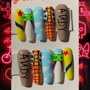Unhas de gel press on | Unhas personalizadas | Nail art pintada à mão | Unhas press on reutilizáveis | Unhas postiças com cola | Vem com um kit de preparação grátis