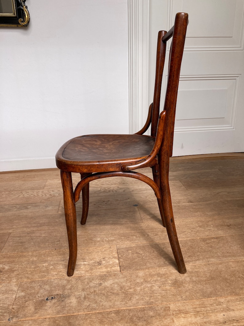 Petite chaise antique en bois courbé Thonet n56 image 4