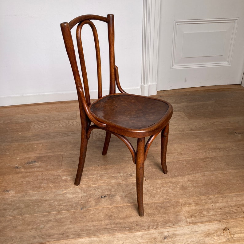 Petite chaise antique en bois courbé Thonet n56 image 1