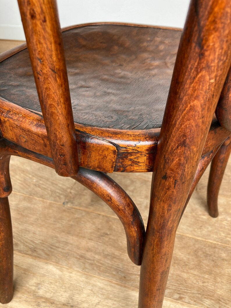 Petite chaise antique en bois courbé Thonet n56 image 8