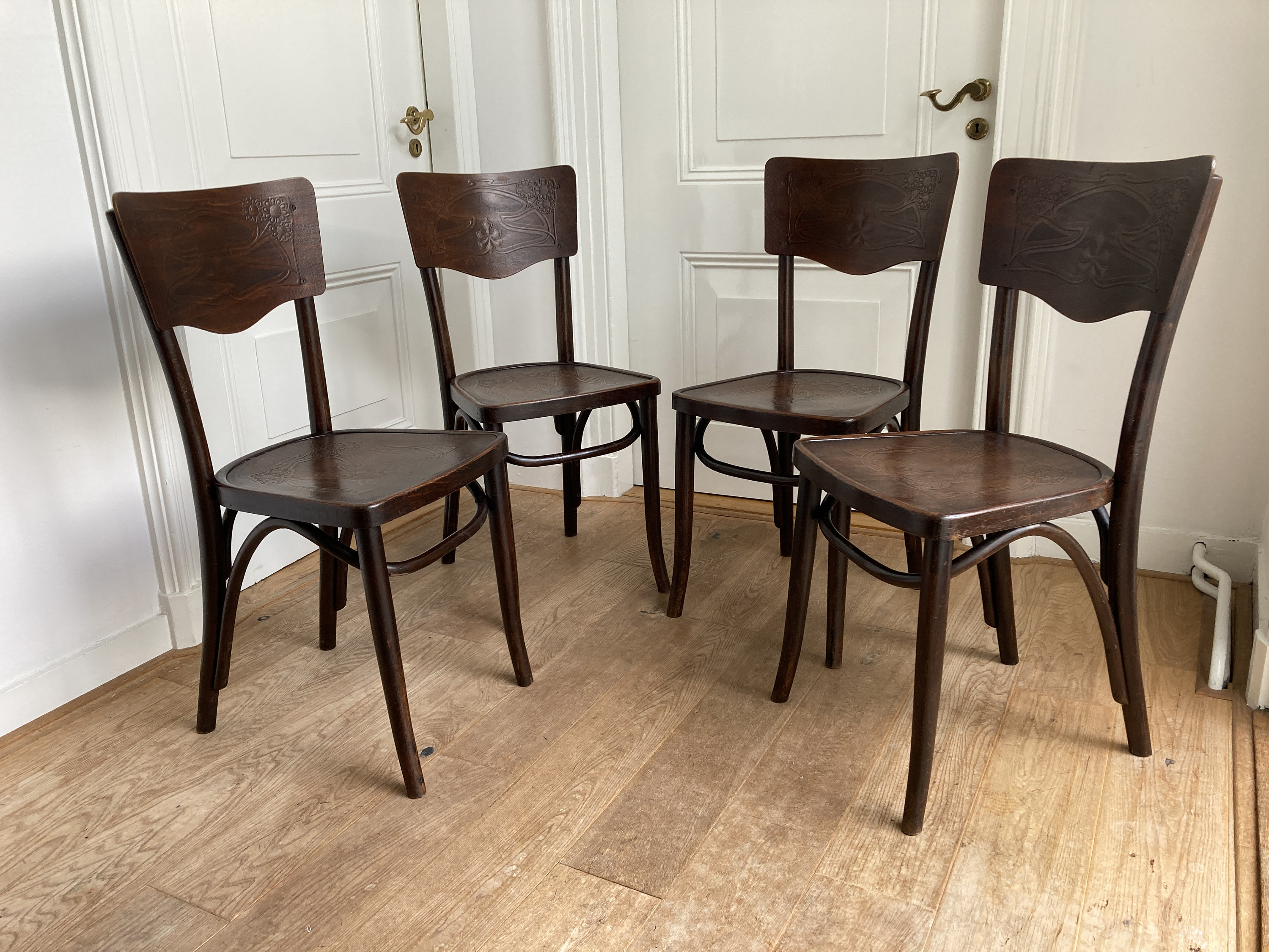 Bentwood chair ① A Set of 4 Thonet No. 57; Art Nouveau Bentwood Chairs - Etsy