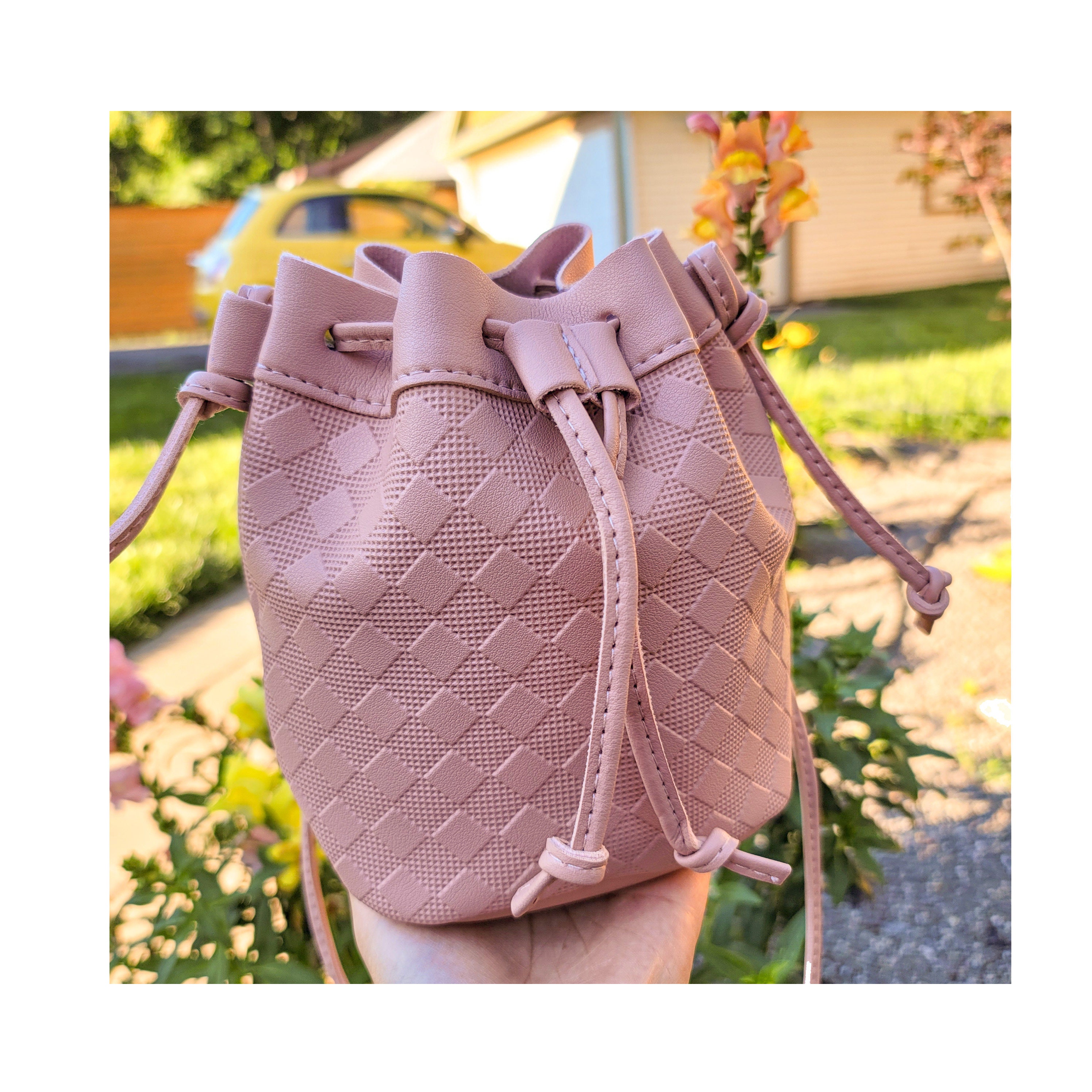 New pink mini College Style Ringer Bucket Bag Tote Crossbody bag Single  shoulder bag women's bag Hand-woven beach bucket bag