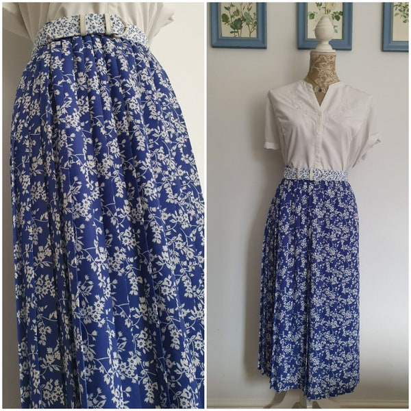 Size 14 Vintage 80's Eastex Heirloom Collection blue floral midi skirt