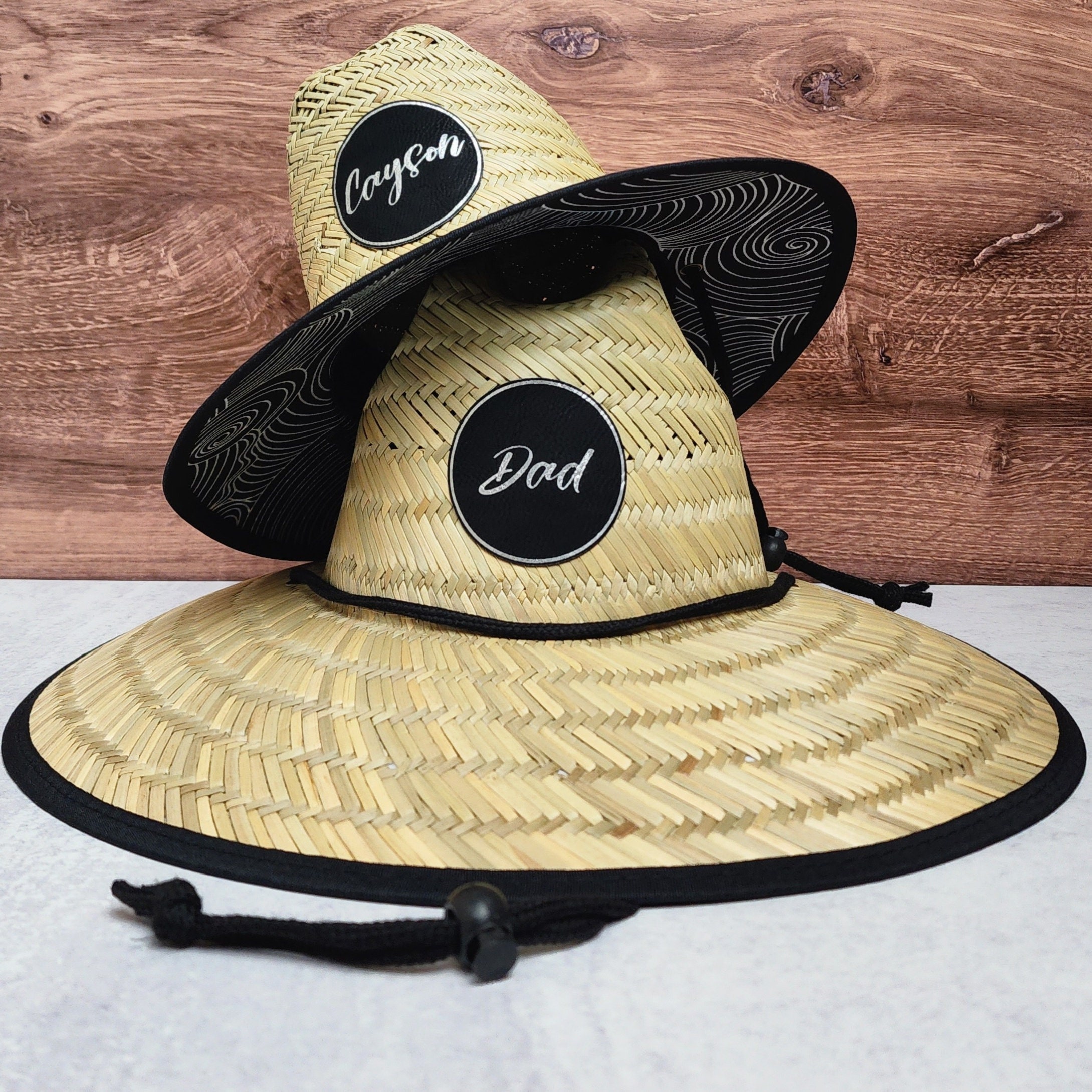 Benutzerdefinierter Strohhut mit Initialen und Symbolen | Kreis | Sonnenhut für Babys, Kleinkinder und Erwachsene | Personalisierter Strandhut aus Leder | Geschenk für Babys | Geschenk für Papa