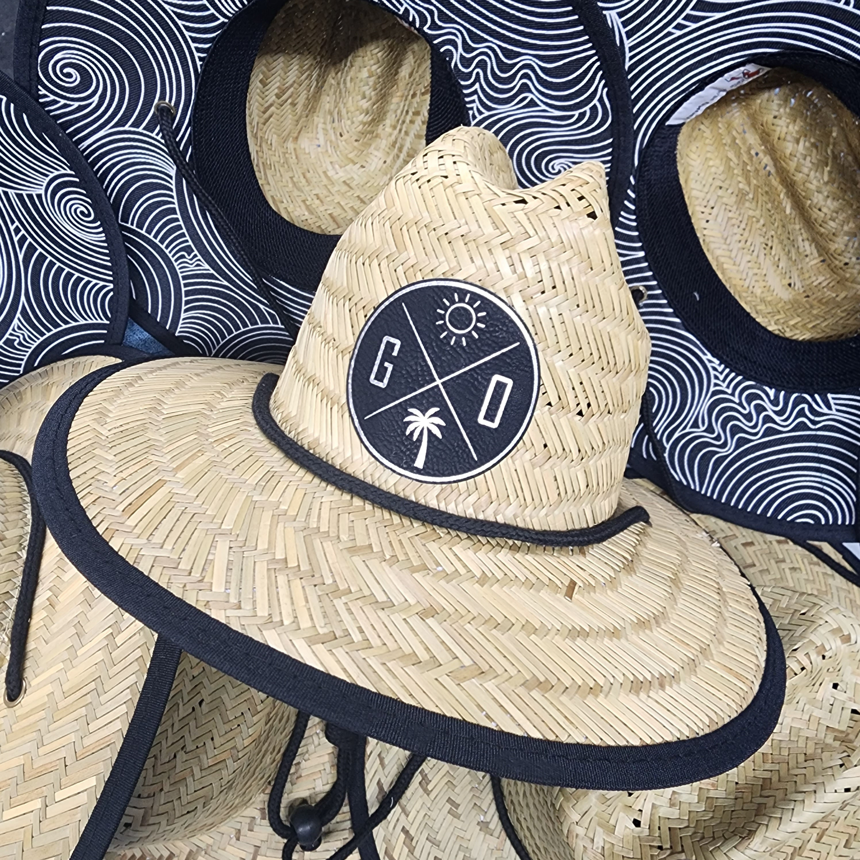 Benutzerdefinierter Strohhut mit Initialen und Symbolen | Kreis | Sonnenhut für Babys, Kleinkinder und Erwachsene | Personalisierter Strandhut aus Leder | Geschenk für Babys | Geschenk für Papa