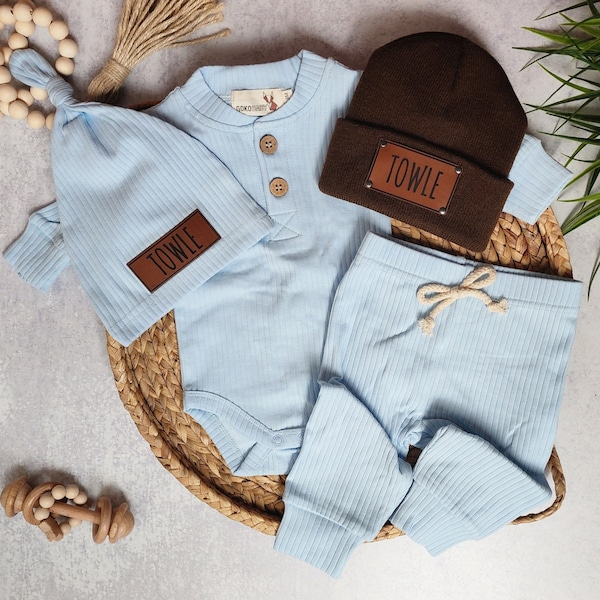 Baby-Jungen-Outfit | Gerippt | Coming-Home-Outfit | Baby-Jungen-Kleidung | Neugeborenes Going Home Outfit | Baby-Mädchen | Personalisierter Name