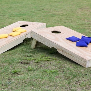 Woodworking Plans to create Cornhole game