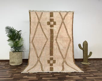 Alfombra Beni Ourain color crema - Diseño geométrico de rombos marrones, lana anudada a mano, tamaño personalizado, estilo marroquí