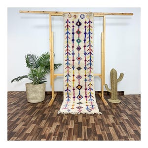 Azilal Runner Rug 9.5ft, Moroccan Handwoven Wool Hallway Carpet, Cream Tribal Long Rug with Multicolor Arrows and Diamonds