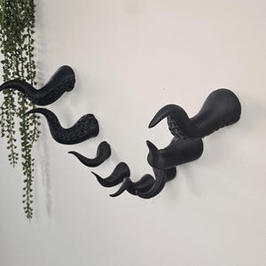 Gancho de pared con tentáculo de pulpo: gancho náutico impreso en 3D, gancho para toallas de baño Kraken, perchero costero, decoración náutica para casa de playa.