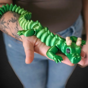 23,4 "Baby gehörnten Drachen artikulieren Flexi von Zou3D Fidget Spielzeug 3D gedrucktes Geschenk für Drachenliebhaber Tiktok Sensorisches Spielzeug chinesischen Drachen
