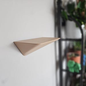 Asymmetric Mid‑Century Modern Shelf – 3D Printed Wall Shelf with Floating Geometric Design, Minimalist Home Decor & Functional Art Piece