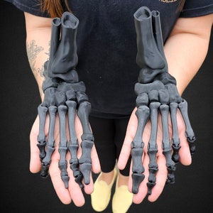 Life Size Articulating Skeleton Feet, Flexi-Factory, halloween skeleton hands 3D Printed Toy Figure