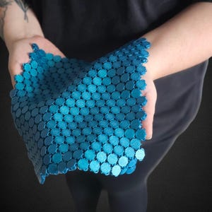 Large Noisy Chain Mail Spinning Fidget Pin Toy – Custom 3D Printed Sensory Toy for Adults, Handheld Sensory Play, Fidget Toy for Focus