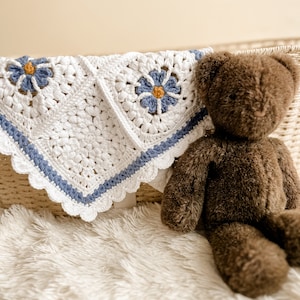 Maya Lovey Crochet Pattern Forget-Me-Not Granny Square Crochet Pattern Forget-Me-Not Lovey Pattern Forget-Me-Not Baby Blanket Pattern image 2