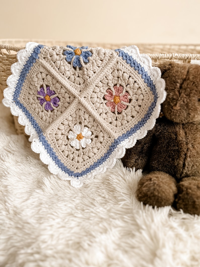 Maya Lovey Crochet Pattern Forget-Me-Not Granny Square Crochet Pattern Forget-Me-Not Lovey Pattern Forget-Me-Not Baby Blanket Pattern image 4
