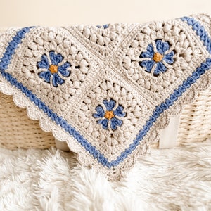 Maya Lovey Crochet Pattern Forget-Me-Not Granny Square Crochet Pattern Forget-Me-Not Lovey Pattern Forget-Me-Not Baby Blanket Pattern image 3