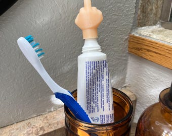 Middle Finger Toothpaste Cap: Hilarious Prank Gag Gift
