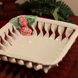 Savoir Vivre Porcelain White Strawberry Ceramic Tray with Braid Detail | Made in Portugal