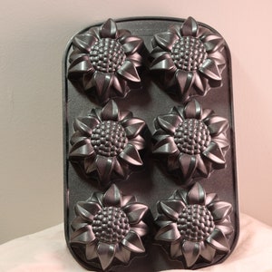 Nordic Ware Sunflower Cakelet Bundt Cake Pan Cast Aluminum