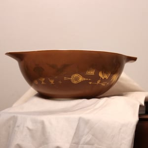 Americana Cinderella Pyrex Mixing Bowl
