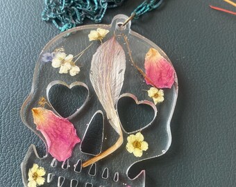 Skull & Flower Resin Necklace / Halloween