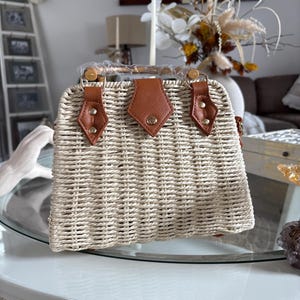 Bolso pequeño tipo cartera con asa superior - Trapecio / Correa extraíble