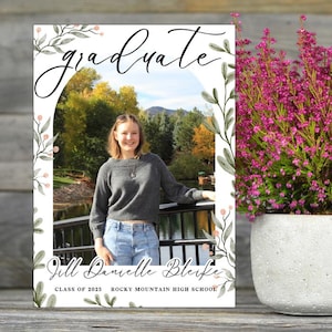 Faire-part de fin d'études floral et féminin | Promotion 25 | Invitation carte photo senior | Modifiable avec Canva Link | Modèle de remise des diplômes |