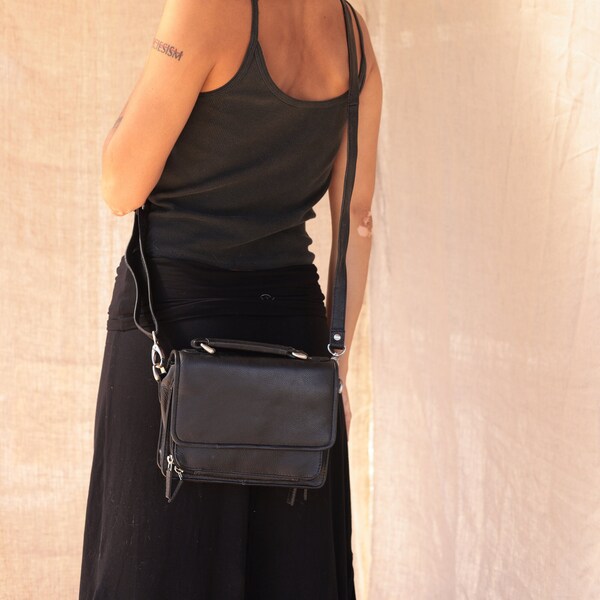 Vintage East West Women's Handbag Black Leather Zipper Pocket Flap Over Crossbody Bag