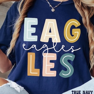 Camiseta retro personalizada de las Águilas / Camiseta vintage con espíritu escolar / Camiseta personalizada con nombre y ciudad / Camiseta para el día del juego con colores cómodos