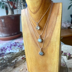Zierliche Larimar Makramee Halskette