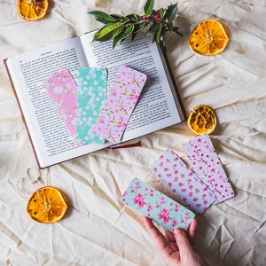 6 Cottagecore style bookmarks | Christmas Gift | Handmade Bookmarks| Nature design paper bookmark | Stocking filler| Bookmark Bundle