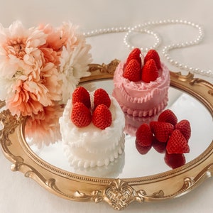 Strawberry Cake Candle / Cake Candle / Dessert Candle / Food Candle / Gifts for Her / Birthday Gifts / Soy Candle / Birthday Cake