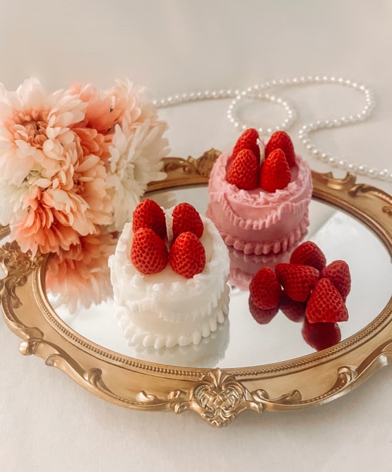 Strawberry Cake Candle / Cake Candle / Dessert Candle / Food Candle / Gifts for Her / Birthday Gifts / Soy Candle / Birthday Cake