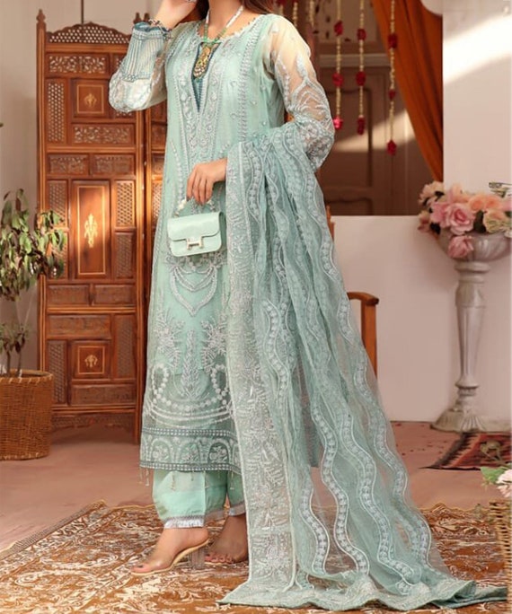 Party Wear Dresses Designer Ideas 2023 | Party wear dresses, Pakistani  bridal dresses, Designer dresses