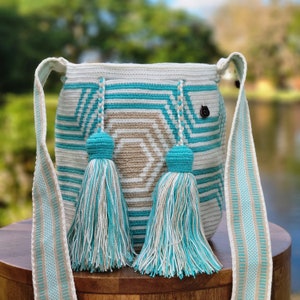 Crochet bag / Handwoven bag / Wayuu mochila / Medium Bucket Bag