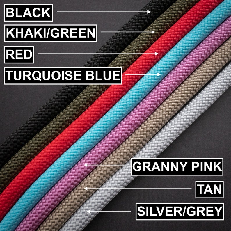 Op de afbeelding: Een close-up van acht verschillende gekleurde koorden, waaronder zwart, kaki/groen, rood, turquoise blauw, granny pink, bruin en zilver/grijs.