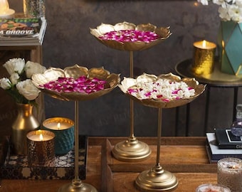 Decorative bowl with stand. Set of 3.
