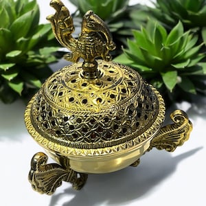 Brass Dhoop dani.