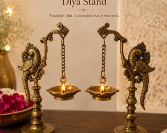 Handgemaakte koperen diya-statief met pauw | Traditionele hangende olielamp | Pooja-decor | Diwali-decoratie | Tempellamp | Housewarmingcadeau