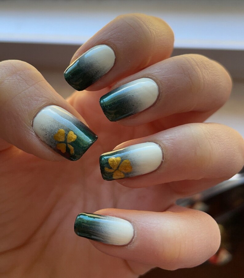 Saint Patricks Day Shamrock Nail Set image 4