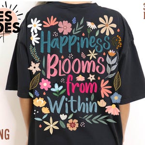 Geluk komt van binnenuit png, boho bloemen gezegde png, geluk png, retro bloemen png, positief citaat png, boho bloemenshirt png-ontwerp