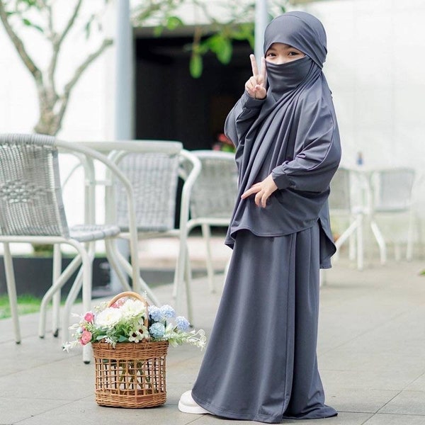 1 - 6 Years old abaya muslim set dress and french khimar that can be used as a veil, grey colour