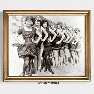 1920s Vintage Smiling Women Printable Vintage Poster Photo Print | Black and White Wall Art | Home Decor Gift Digital Download 260