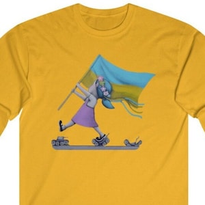 Ukrainian girl with flag - Long Sleeve Tee