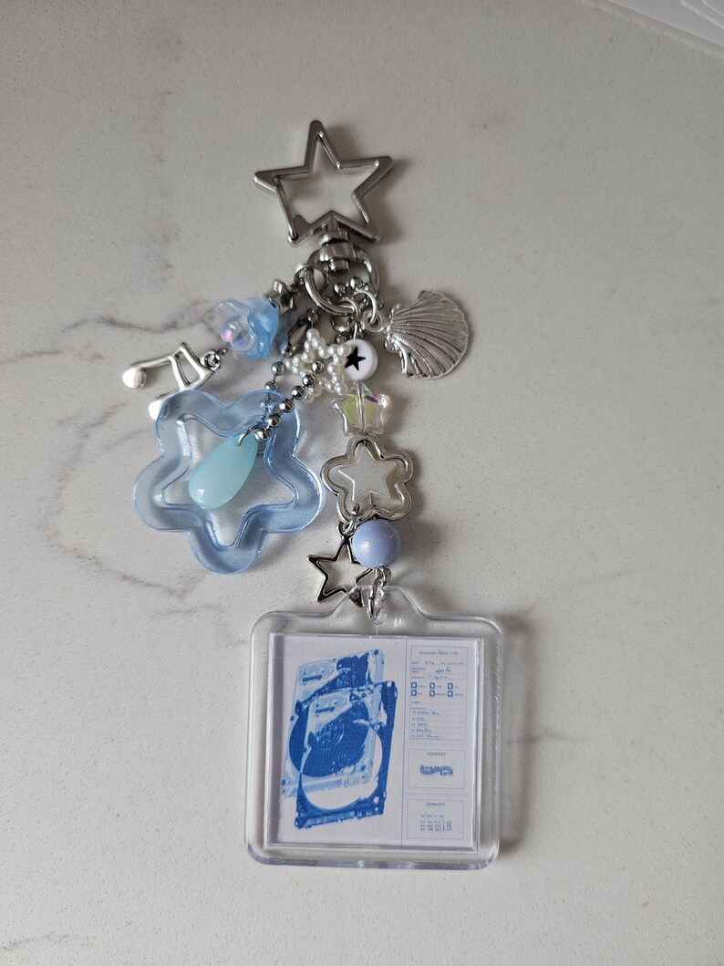 Wave to earth keychain Blue